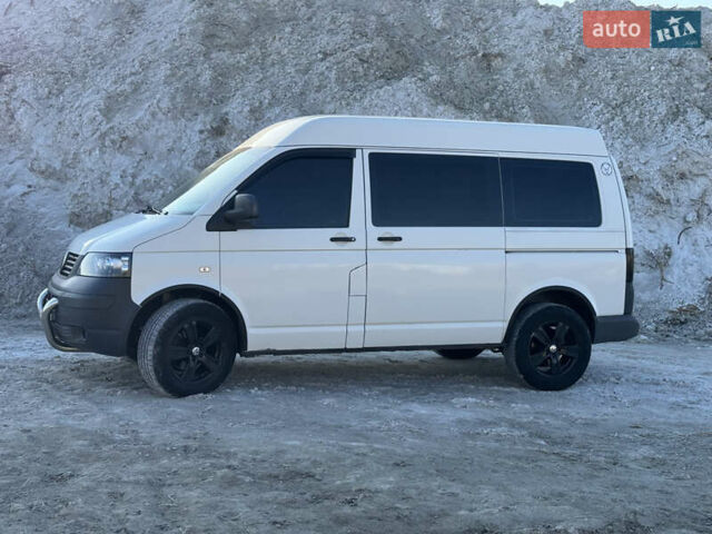 Белый Фольксваген Transporter, объемом двигателя 2.46 л и пробегом 300 тыс. км за 10500 $, фото 9 на Automoto.ua