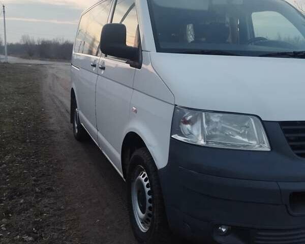 Білий Фольксваген Transporter, об'ємом двигуна 1.9 л та пробігом 330 тис. км за 8600 $, фото 1 на Automoto.ua