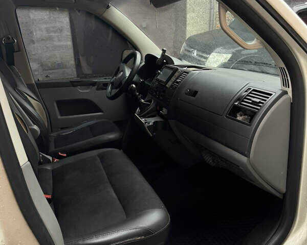 Белый Фольксваген Transporter, объемом двигателя 2.5 л и пробегом 305 тыс. км за 10200 $, фото 10 на Automoto.ua