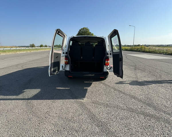 Білий Фольксваген Transporter, об'ємом двигуна 1.9 л та пробігом 350 тис. км за 9200 $, фото 23 на Automoto.ua