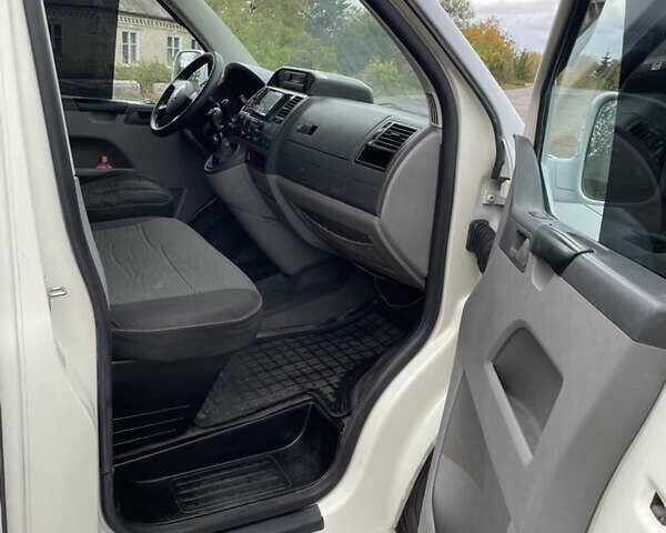 Білий Фольксваген Transporter, об'ємом двигуна 2.46 л та пробігом 250 тис. км за 11000 $, фото 8 на Automoto.ua