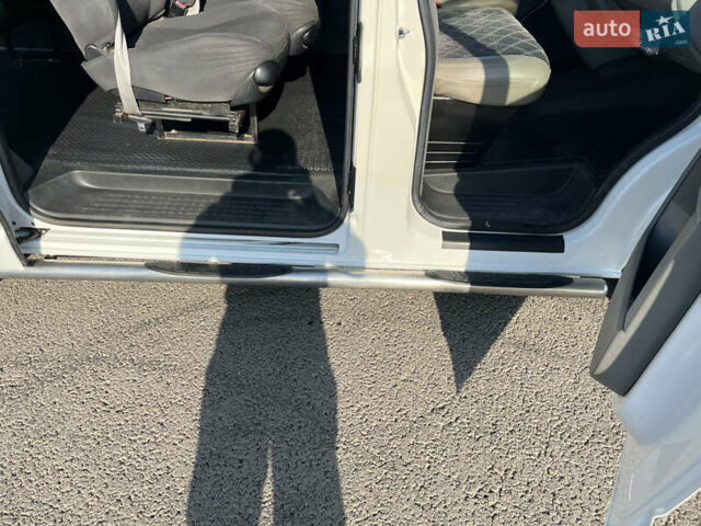 Білий Фольксваген Transporter, об'ємом двигуна 1.9 л та пробігом 350 тис. км за 9200 $, фото 11 на Automoto.ua
