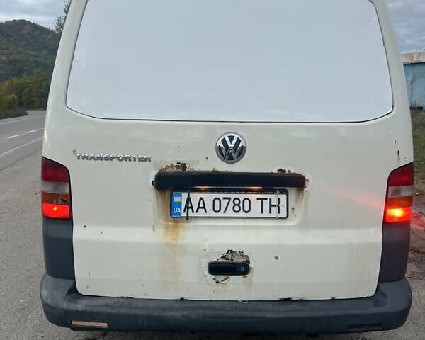 Белый Фольксваген Transporter, объемом двигателя 2.46 л и пробегом 445 тыс. км за 5900 $, фото 7 на Automoto.ua