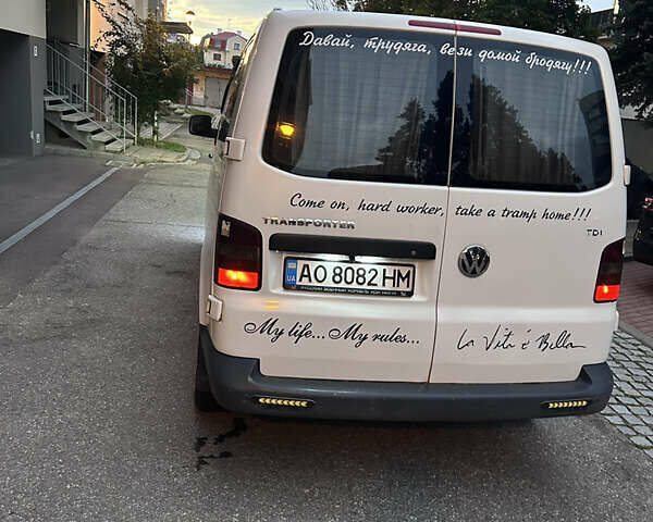 Белый Фольксваген Transporter, объемом двигателя 2.46 л и пробегом 425 тыс. км за 7000 $, фото 2 на Automoto.ua