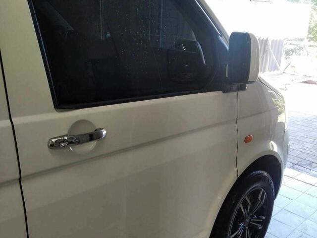 Белый Фольксваген Transporter, объемом двигателя 2.5 л и пробегом 275 тыс. км за 10000 $, фото 6 на Automoto.ua