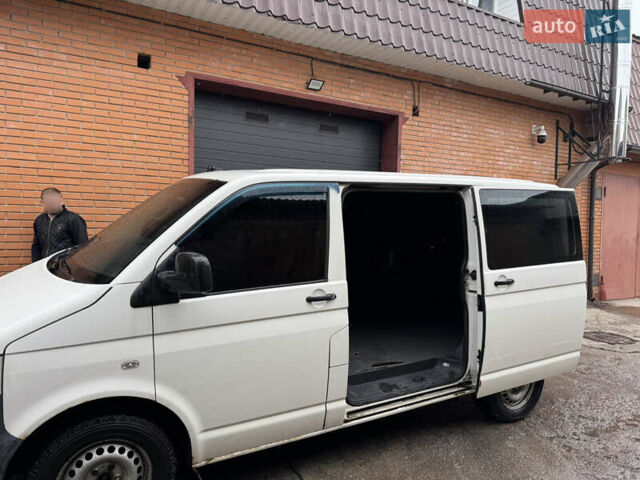 Белый Фольксваген Transporter, объемом двигателя 2.5 л и пробегом 305 тыс. км за 10200 $, фото 5 на Automoto.ua
