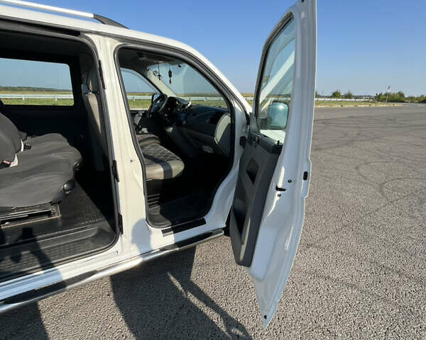 Білий Фольксваген Transporter, об'ємом двигуна 1.9 л та пробігом 350 тис. км за 9200 $, фото 10 на Automoto.ua