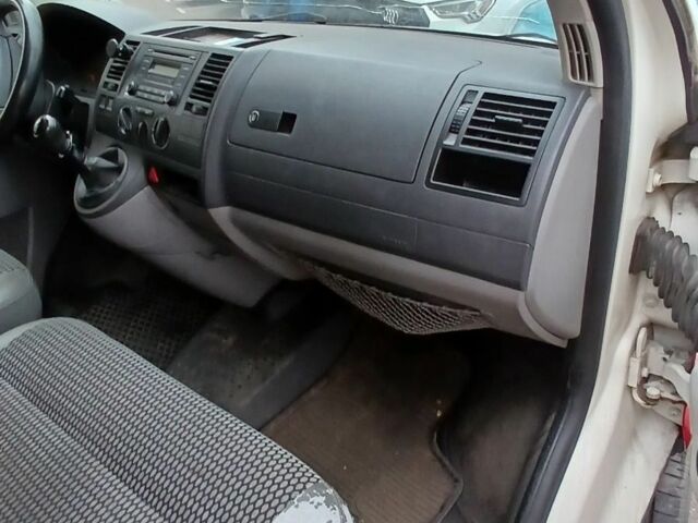 Белый Фольксваген Transporter, объемом двигателя 1.9 л и пробегом 260 тыс. км за 6500 $, фото 7 на Automoto.ua