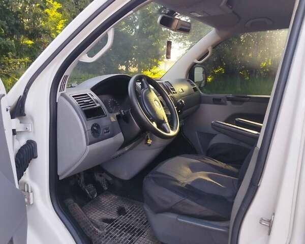 Белый Фольксваген Transporter, объемом двигателя 1.9 л и пробегом 268 тыс. км за 10500 $, фото 2 на Automoto.ua