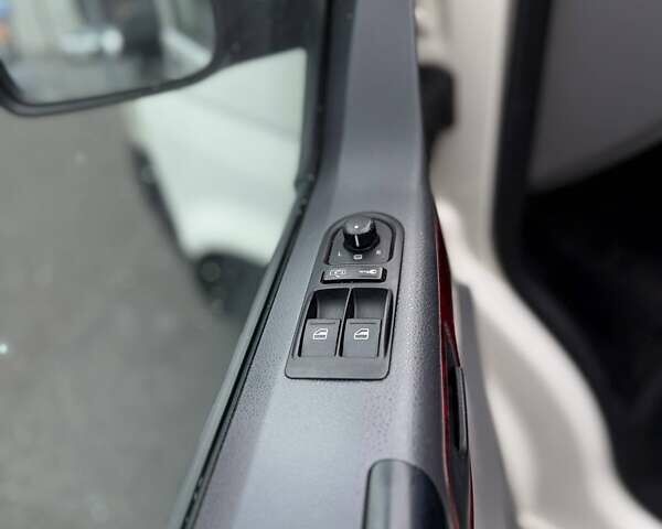 Білий Фольксваген Transporter, об'ємом двигуна 1.97 л та пробігом 318 тис. км за 9800 $, фото 13 на Automoto.ua