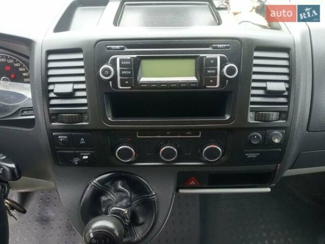 Белый Фольксваген Transporter, объемом двигателя 2 л и пробегом 349 тыс. км за 11500 $, фото 13 на Automoto.ua