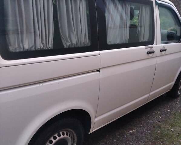 Белый Фольксваген Transporter, объемом двигателя 1.9 л и пробегом 182 тыс. км за 8999 $, фото 1 на Automoto.ua