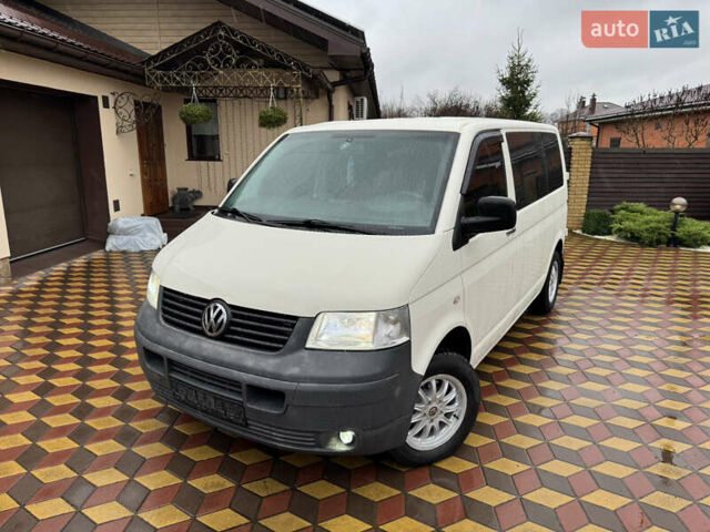 Белый Фольксваген Transporter, объемом двигателя 2.5 л и пробегом 269 тыс. км за 10600 $, фото 2 на Automoto.ua