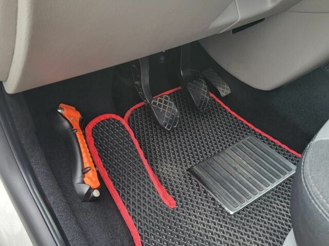 Білий Фольксваген Transporter, об'ємом двигуна 0 л та пробігом 300 тис. км за 10500 $, фото 5 на Automoto.ua