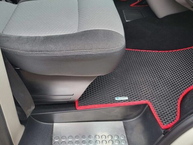 Білий Фольксваген Transporter, об'ємом двигуна 0 л та пробігом 300 тис. км за 10500 $, фото 6 на Automoto.ua