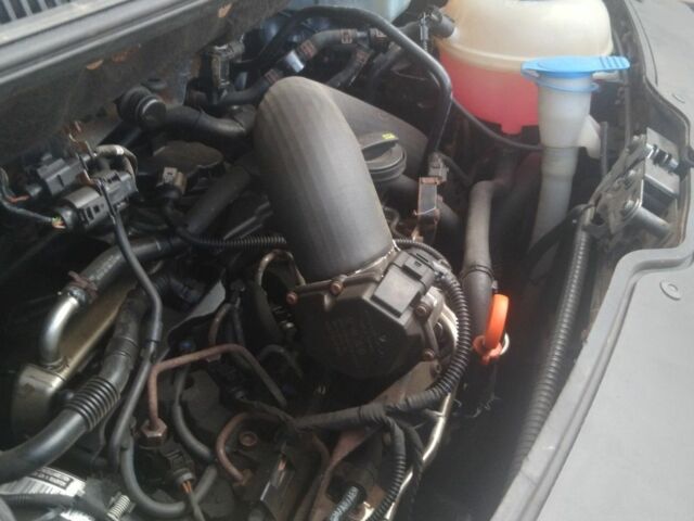 Белый Фольксваген Transporter, объемом двигателя 2 л и пробегом 230 тыс. км за 12829 $, фото 10 на Automoto.ua