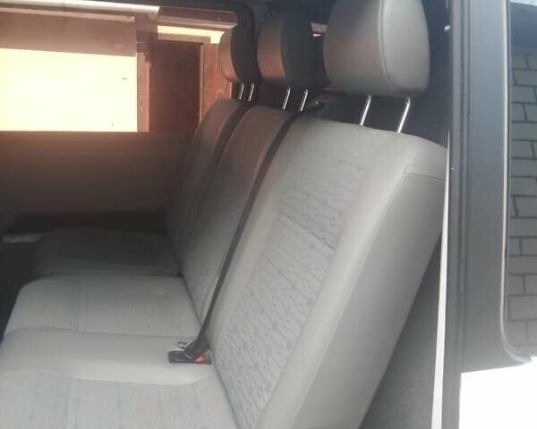 Білий Фольксваген Transporter, об'ємом двигуна 2 л та пробігом 230 тис. км за 13421 $, фото 7 на Automoto.ua