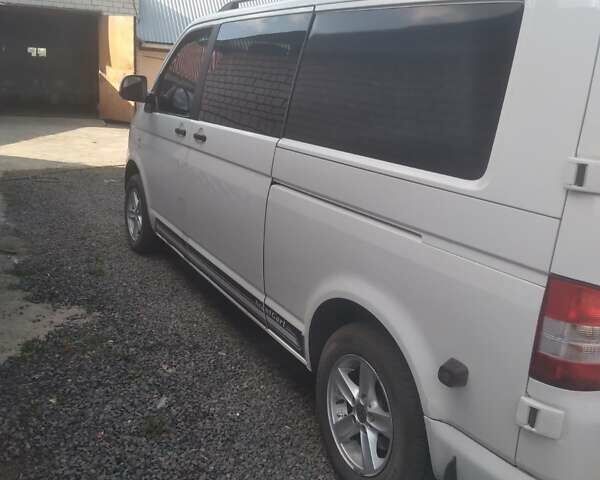 Білий Фольксваген Transporter, об'ємом двигуна 2 л та пробігом 230 тис. км за 13421 $, фото 3 на Automoto.ua