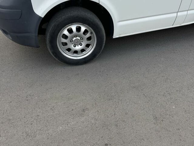 Белый Фольксваген Transporter, объемом двигателя 1.9 л и пробегом 360 тыс. км за 10500 $, фото 3 на Automoto.ua