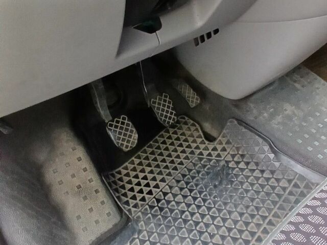 Белый Фольксваген Transporter, объемом двигателя 1.9 л и пробегом 260 тыс. км за 6500 $, фото 9 на Automoto.ua