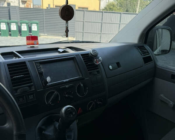 Белый Фольксваген Transporter, объемом двигателя 2.5 л и пробегом 317 тыс. км за 10200 $, фото 5 на Automoto.ua