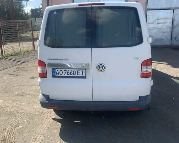Белый Фольксваген Transporter, объемом двигателя 1.97 л и пробегом 240 тыс. км за 11500 $, фото 6 на Automoto.ua