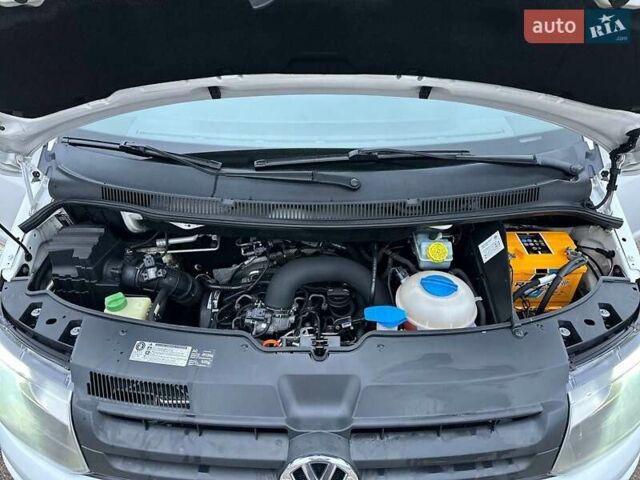 Белый Фольксваген Transporter, объемом двигателя 2 л и пробегом 190 тыс. км за 13999 $, фото 35 на Automoto.ua