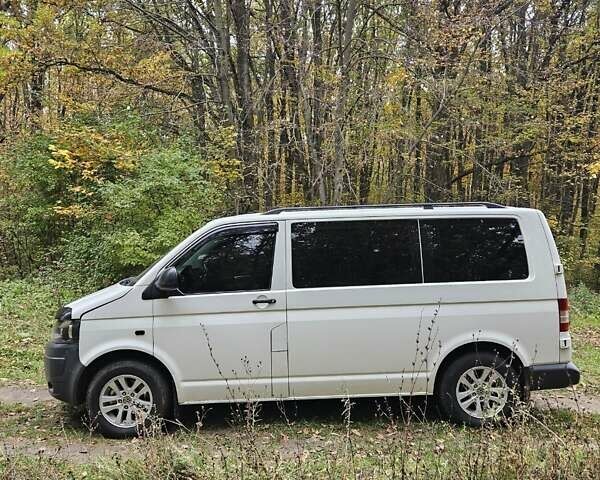 Белый Фольксваген Transporter, объемом двигателя 2 л и пробегом 255 тыс. км за 11600 $, фото 3 на Automoto.ua