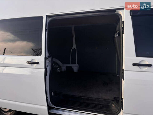 Белый Фольксваген Transporter, объемом двигателя 2 л и пробегом 370 тыс. км за 11000 $, фото 8 на Automoto.ua