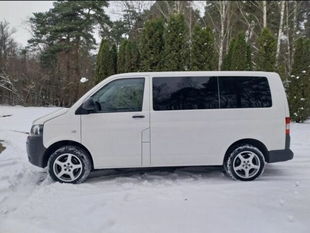 Білий Фольксваген Transporter, об'ємом двигуна 2 л та пробігом 230 тис. км за 4900 $, фото 3 на Automoto.ua