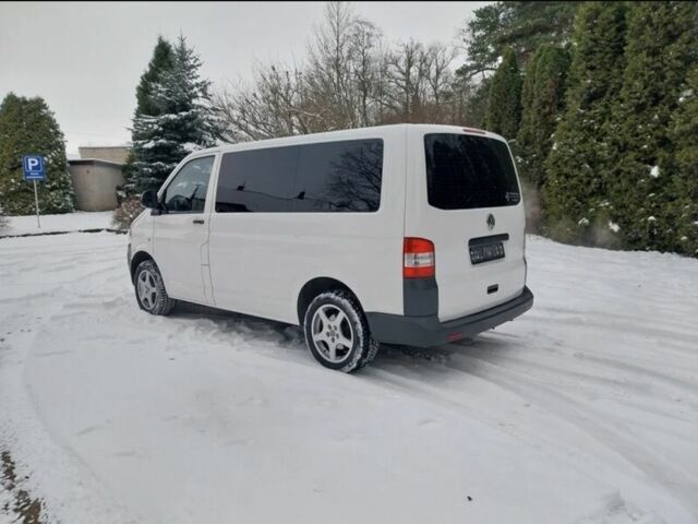 Білий Фольксваген Transporter, об'ємом двигуна 2 л та пробігом 230 тис. км за 4900 $, фото 4 на Automoto.ua
