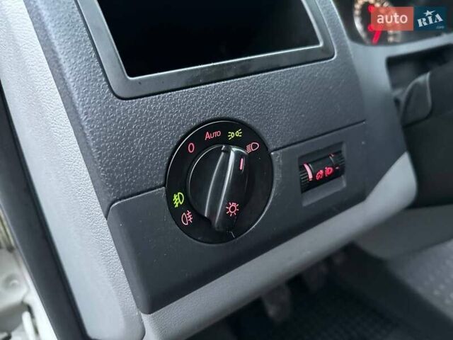 Белый Фольксваген Transporter, объемом двигателя 2 л и пробегом 190 тыс. км за 13999 $, фото 30 на Automoto.ua