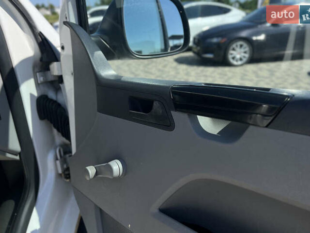 Белый Фольксваген Transporter, объемом двигателя 1.97 л и пробегом 364 тыс. км за 11800 $, фото 9 на Automoto.ua