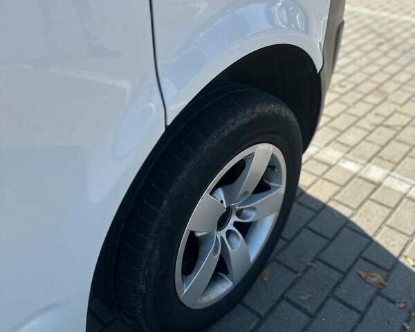 Білий Фольксваген Transporter, об'ємом двигуна 1.97 л та пробігом 406 тис. км за 12000 $, фото 13 на Automoto.ua