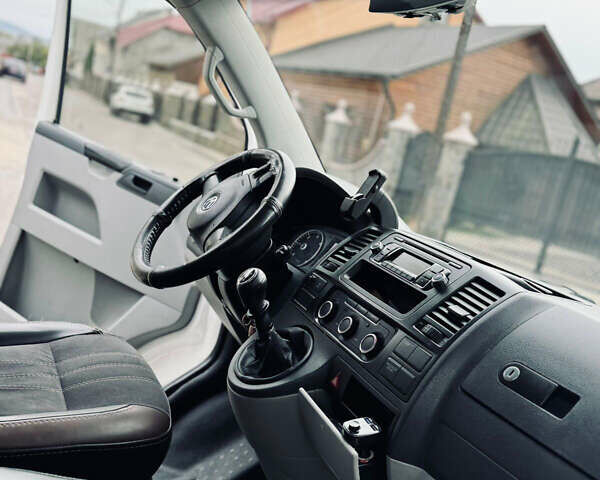 Белый Фольксваген Transporter, объемом двигателя 2 л и пробегом 312 тыс. км за 12700 $, фото 3 на Automoto.ua