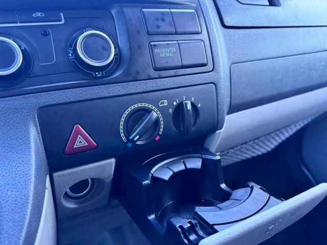 Белый Фольксваген Transporter, объемом двигателя 2 л и пробегом 243 тыс. км за 7200 $, фото 16 на Automoto.ua