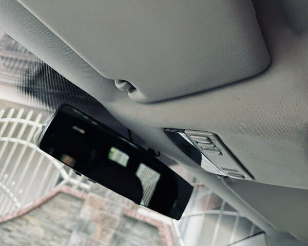Белый Фольксваген Transporter, объемом двигателя 2 л и пробегом 312 тыс. км за 12700 $, фото 5 на Automoto.ua