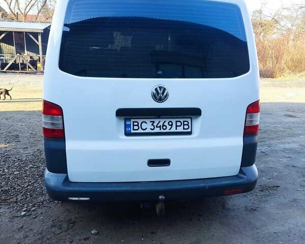 Белый Фольксваген Transporter, объемом двигателя 2 л и пробегом 285 тыс. км за 13500 $, фото 3 на Automoto.ua