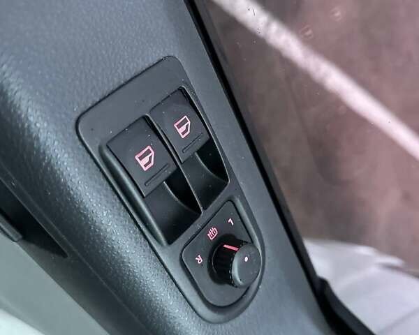 Белый Фольксваген Transporter, объемом двигателя 2 л и пробегом 190 тыс. км за 13999 $, фото 32 на Automoto.ua