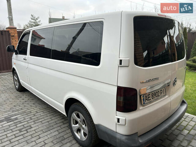 Белый Фольксваген Transporter, объемом двигателя 1.97 л и пробегом 420 тыс. км за 11500 $, фото 2 на Automoto.ua