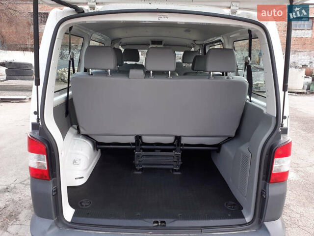 Белый Фольксваген Transporter, объемом двигателя 2 л и пробегом 268 тыс. км за 14400 $, фото 13 на Automoto.ua