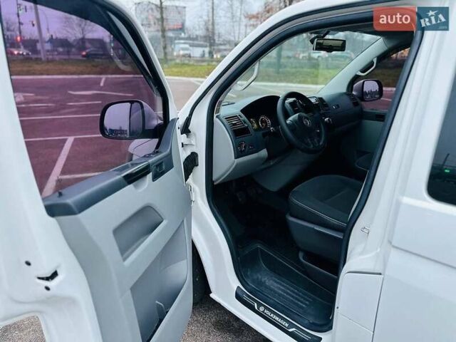 Белый Фольксваген Transporter, объемом двигателя 2 л и пробегом 190 тыс. км за 13999 $, фото 29 на Automoto.ua
