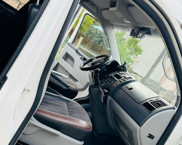 Белый Фольксваген Transporter, объемом двигателя 2 л и пробегом 312 тыс. км за 12700 $, фото 28 на Automoto.ua