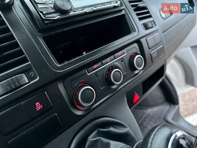 Белый Фольксваген Transporter, объемом двигателя 2 л и пробегом 190 тыс. км за 13999 $, фото 34 на Automoto.ua