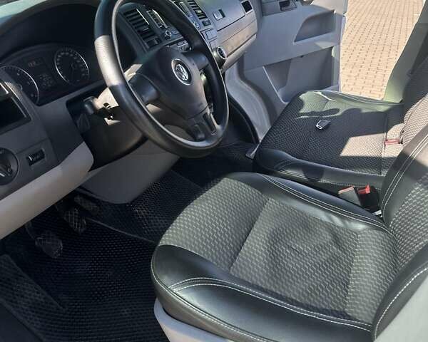 Білий Фольксваген Transporter, об'ємом двигуна 1.97 л та пробігом 406 тис. км за 12000 $, фото 6 на Automoto.ua