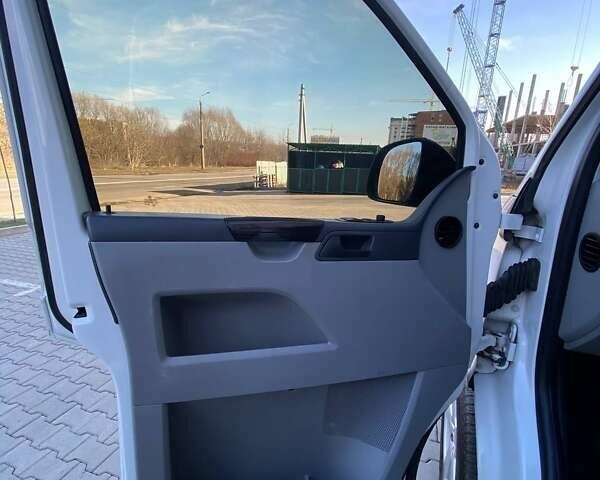Белый Фольксваген Transporter, объемом двигателя 1.97 л и пробегом 265 тыс. км за 12300 $, фото 39 на Automoto.ua