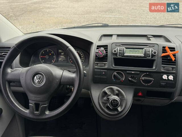 Білий Фольксваген Transporter, об'ємом двигуна 2 л та пробігом 414 тис. км за 10700 $, фото 7 на Automoto.ua