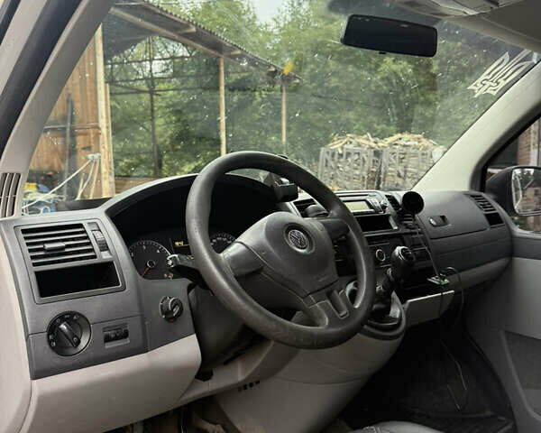 Белый Фольксваген Transporter, объемом двигателя 1.97 л и пробегом 514 тыс. км за 15000 $, фото 4 на Automoto.ua