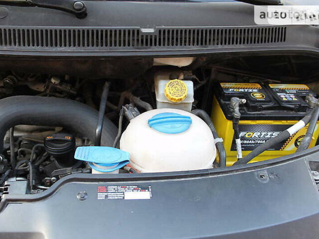 Білий Фольксваген Transporter, об'ємом двигуна 2 л та пробігом 282 тис. км за 15000 $, фото 15 на Automoto.ua