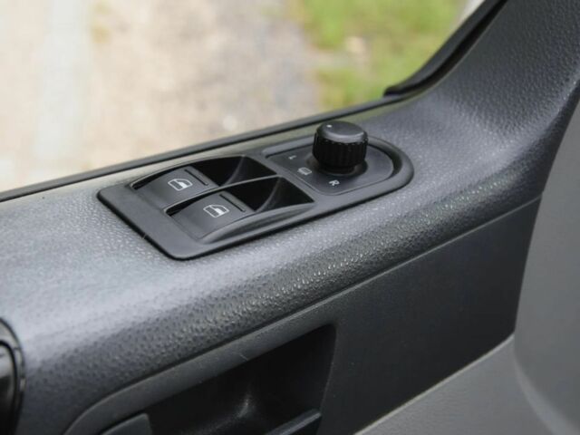 Білий Фольксваген Transporter, об'ємом двигуна 2 л та пробігом 176 тис. км за 7200 $, фото 16 на Automoto.ua